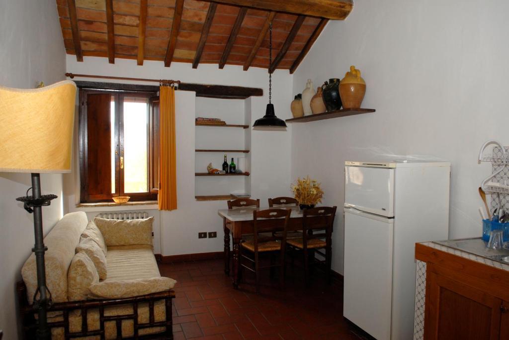Podere Monte Petreto San Savino  Bilik gambar