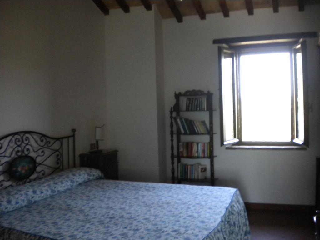 Podere Monte Petreto San Savino  Bilik gambar